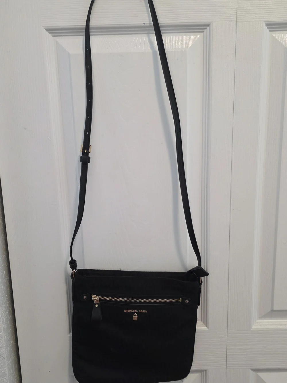 Michael Kors Black Crossbody Bag - Sleek Everyday Carry